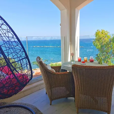 Galatex Beachfront 1st Line Sea View Suites - Location Peaceful Place Séjour chez l'habitant Limassol