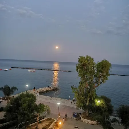 Galatex Beachfront 1st Line Sea View Suites - Location Peaceful Place * Limassol