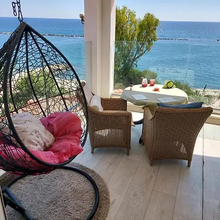 Galatex Beachfront 1st Line Sea View Suites - Location Peaceful Place Séjour chez l'habitant Limassol