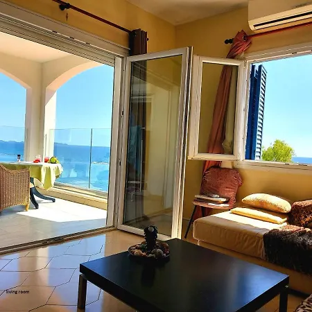 Séjour chez l'habitant Galatex Beachfront 1st Line Sea View Suites - Location Peaceful Place *