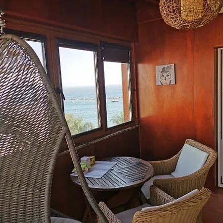 Galatex Beachfront 1st Line Sea View Suites - Location Peaceful Place Séjour chez l'habitant Limassol