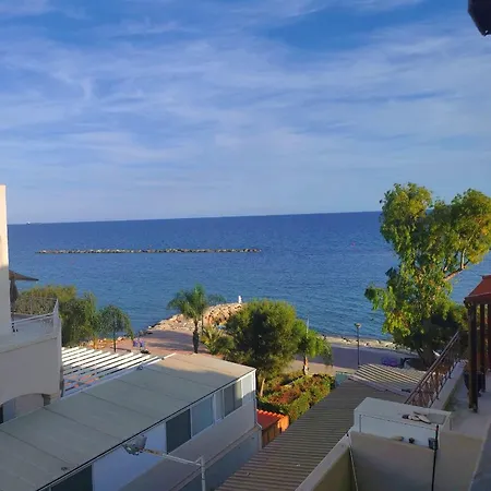 Galatex Beachfront 1st Line Sea View Suites - Location Peaceful Place Séjour chez l'habitant