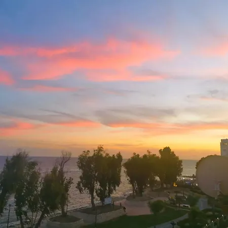 Galatex Beachfront 1st Line Sea View Suites - Location Peaceful Place Séjour chez l'habitant Limassol