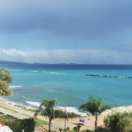 Séjour chez l'habitant Galatex Beachfront 1st Line Sea View Suites - Location Peaceful Place *