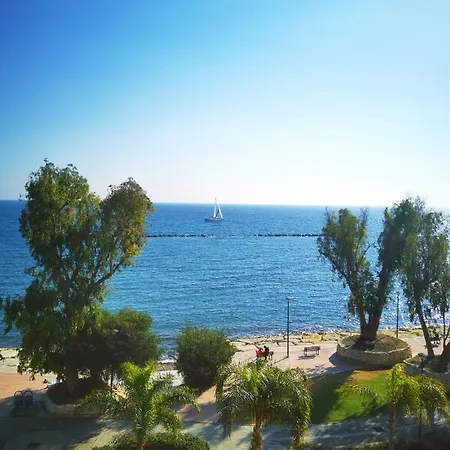 Séjour chez l'habitant Galatex Beachfront 1st Line Sea View Suites - Location Peaceful Place