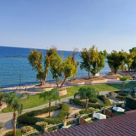 Galatex Beachfront 1st Line Sea View Suites - Location Peaceful Place * Limassol