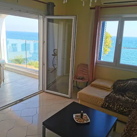 Séjour chez l'habitant Galatex Beachfront 1st Line Sea View Suites - Location Peaceful Place *