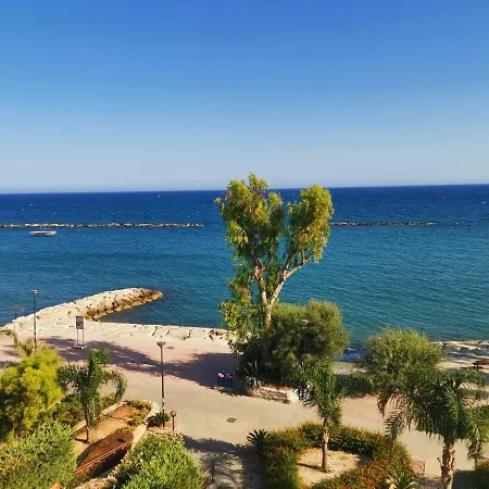 Galatex Beachfront 1st Line Sea View Suites - Location Peaceful Place * Limassol