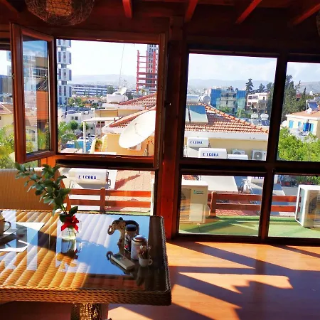 Galatex Beachfront 1st Line Sea View Suites - Location Peaceful Place Séjour chez l'habitant Limassol