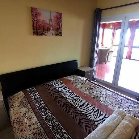 Séjour chez l'habitant Galatex Beachfront 1st Line Sea View Suites - Location Peaceful Place Limassol
